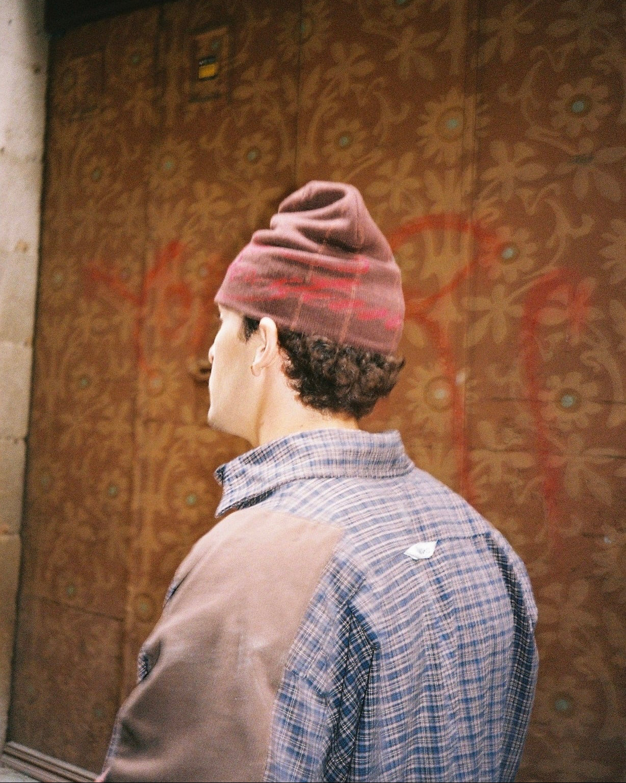 SIGNATURE BEANIE (BROWN)